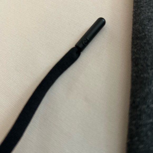 Lululemon - Picture 4 of 6